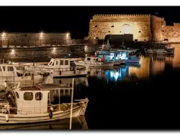 Heraklion Port by night.jpg