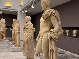 Heraklion Museum.jpg